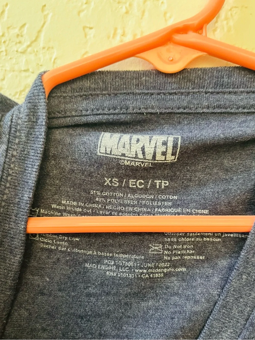 Captain America Graphic Tee-xs & old navy leggings-M